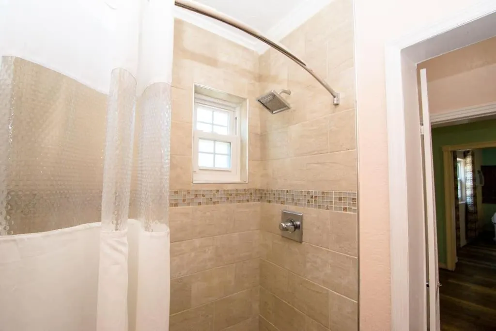 Beach Side Studio With Pool And Parking Apartment Clearwater